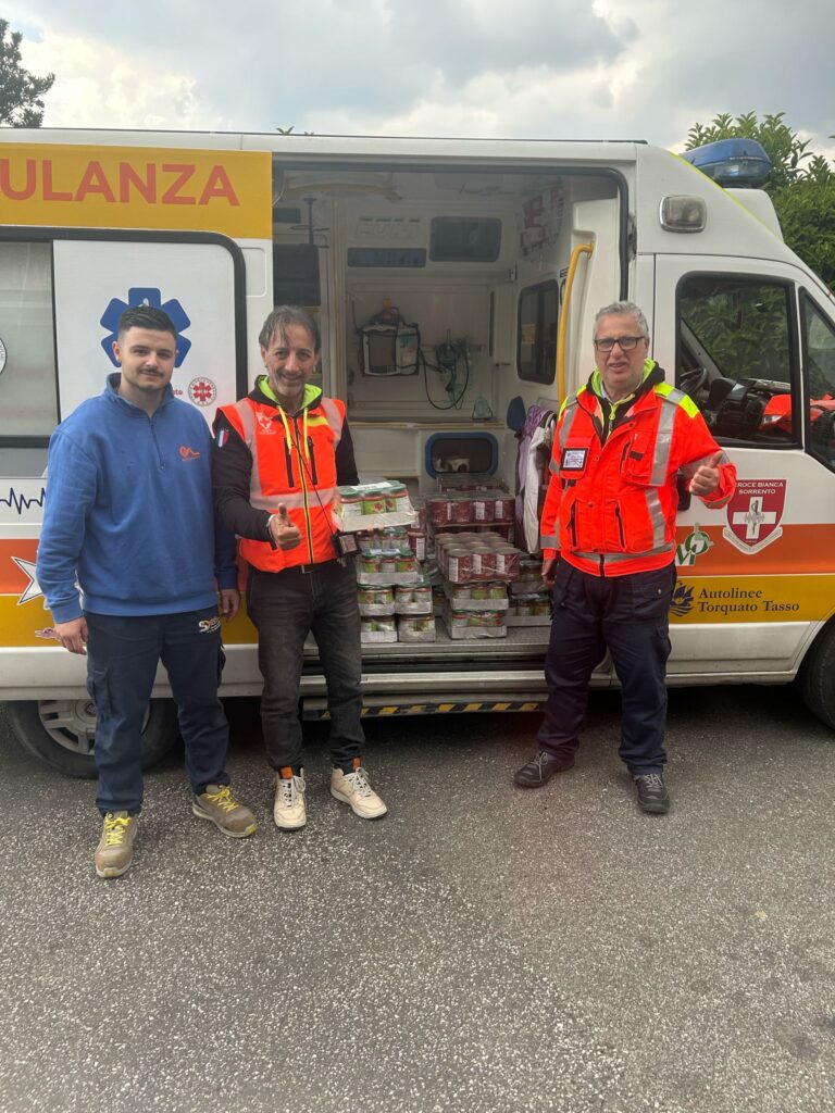 📦 Fondazione Giona a Sorrento con la Croce Bianca – Un altro passo nella maratona della solidarietà 💙